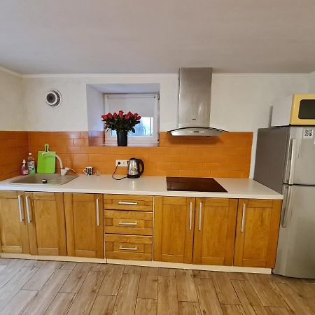 Студіо На Кoновальця Appartement Lviv Buitenkant foto