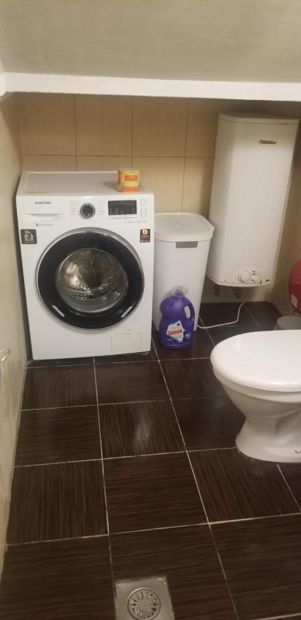 Студіо На Кoновальця Appartement Lviv Buitenkant foto