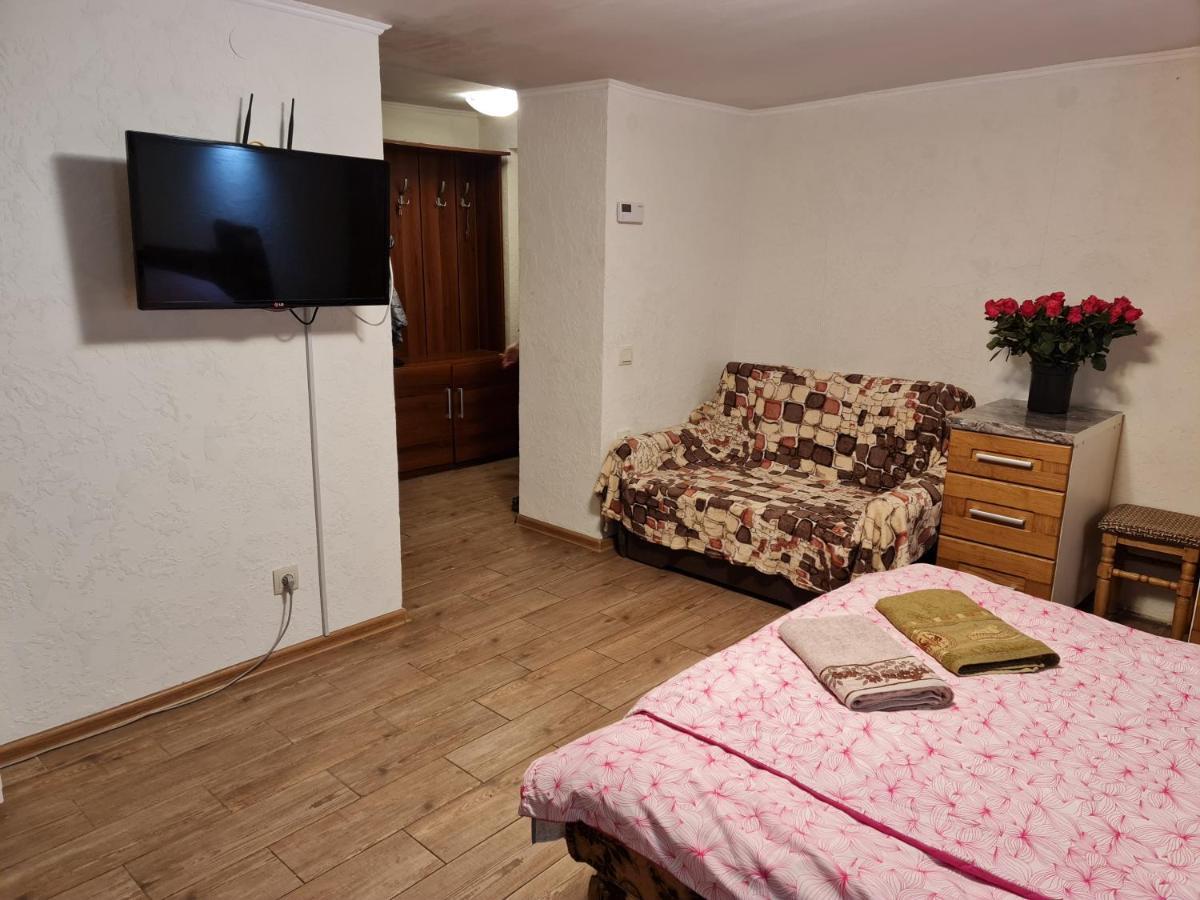 Студіо На Кoновальця Appartement Lviv Buitenkant foto
