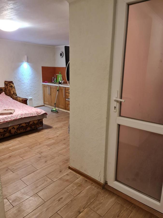 Студіо На Кoновальця Appartement Lviv Buitenkant foto